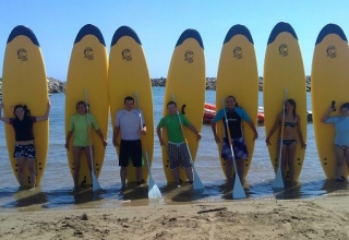  Passeio de paddle surf com amigos 